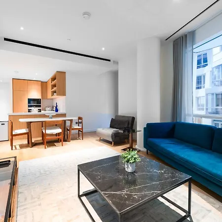 Capital Two Bedroom Flat In Battersea